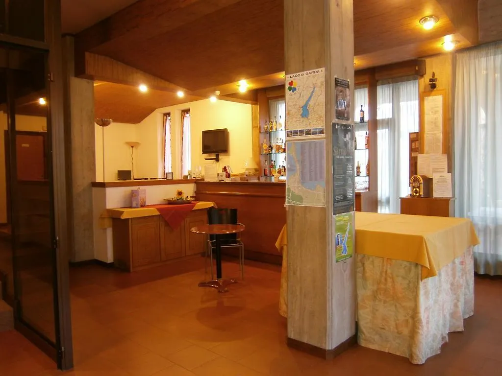 Hotel Chiara Sirmione 3*,