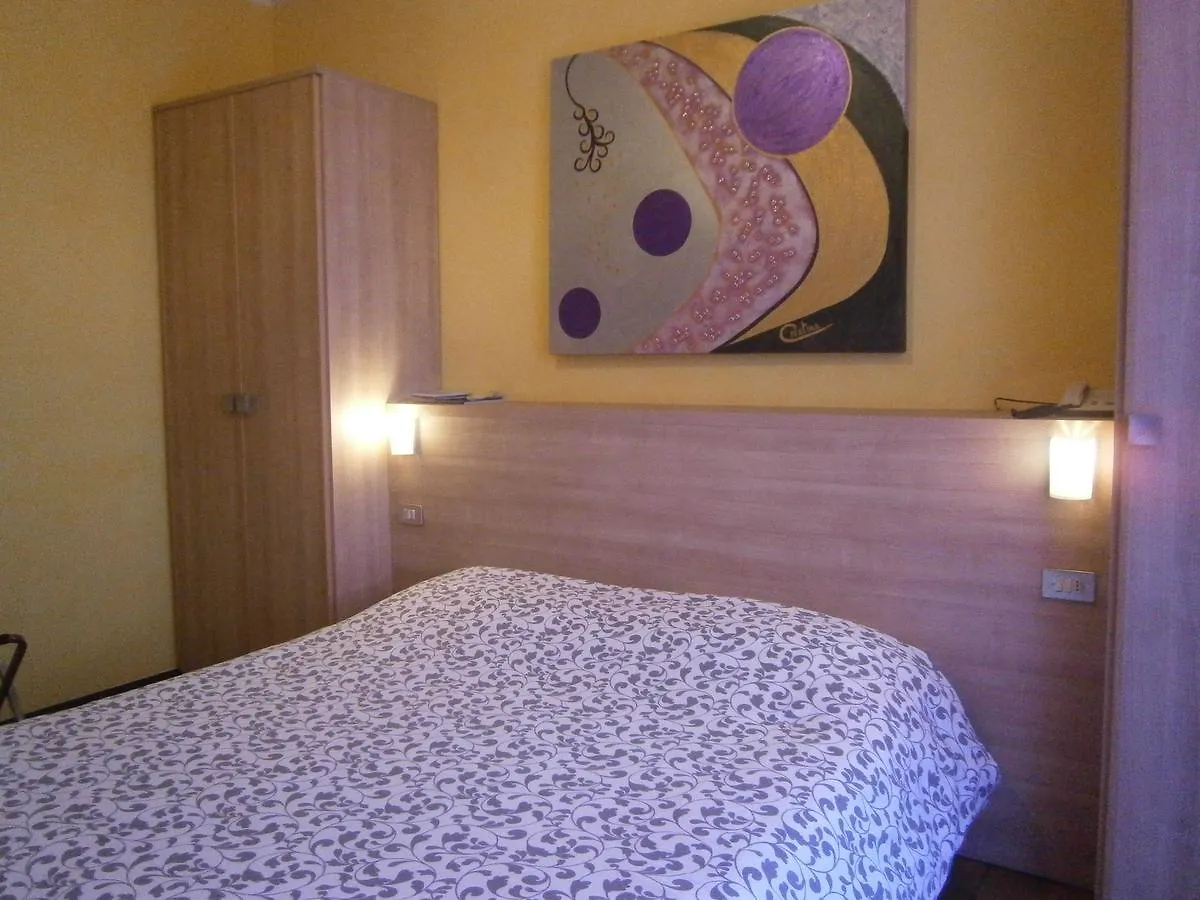 Hotel Chiara Sirmione 3*,  Italy